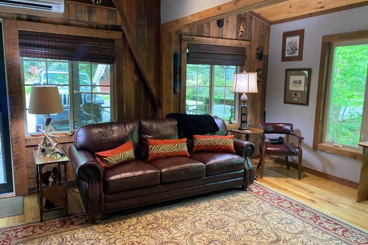 Roaring River Chalet Jenkins Rentals